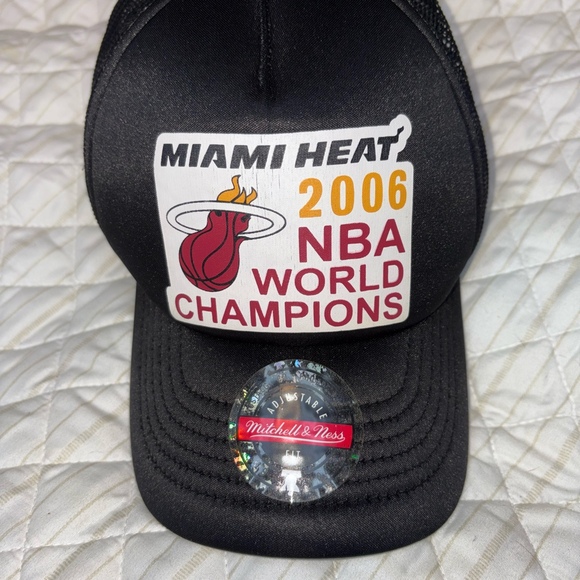 Miami Heat 2006 NBA Champions Snapback Hat Cap Mitchell & Ness Black‎ Mesh - Picture 1 of 6